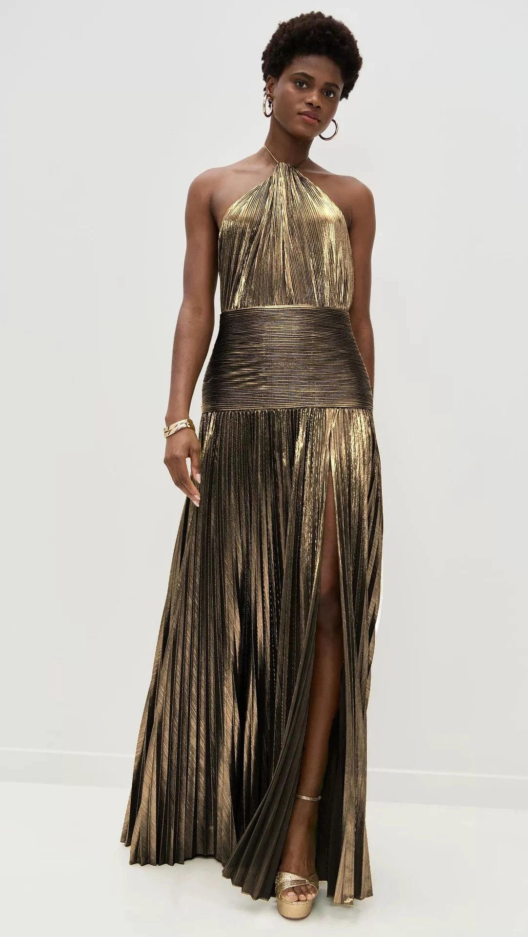 Robe de soirée dorée à col licou pour femme, Chic, couleur unie, plissée, dos nu, fente sur les hanches, mode, tendance, tenue de soirée